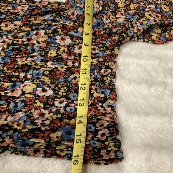 Almost Famous Shirt Sz Large Black Floral Long Sleeve Crop Top Off The Shoulder - Picture 9 of 10